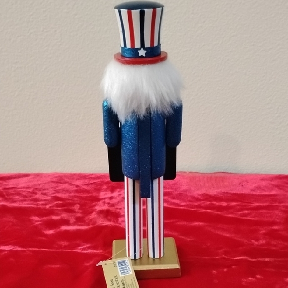 D- NWT World Market Americana Nutcracker with Chalkboard - Picture 7 of 11